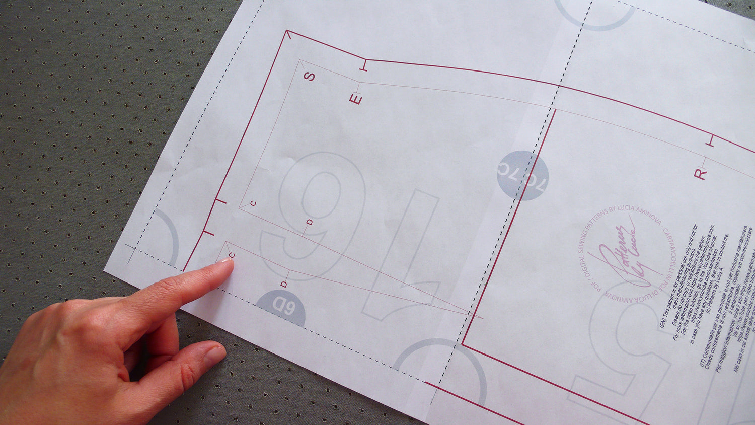 Sewalong Skirt Sewing Pattern N.75 Part 1 → How to close the dart