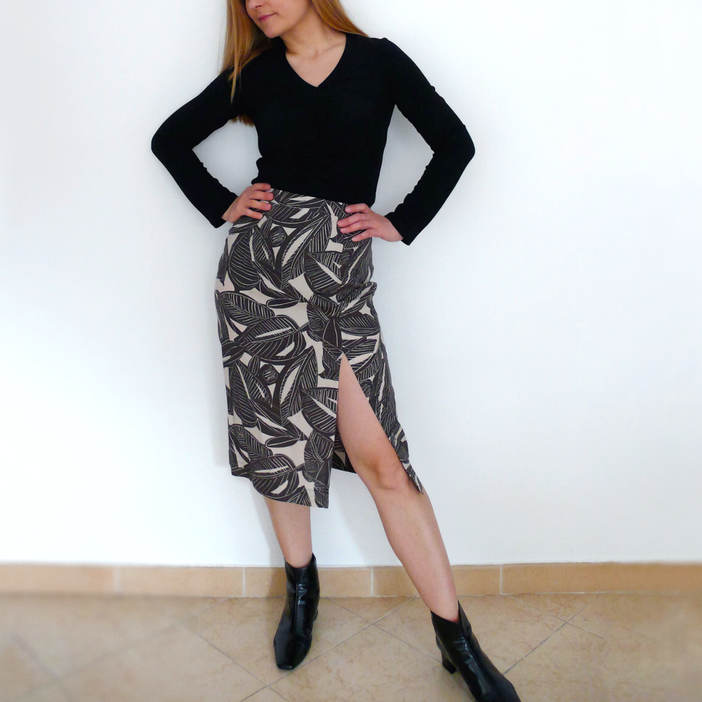 Sewing Pattern for Slit Skirt with front slit, N.89