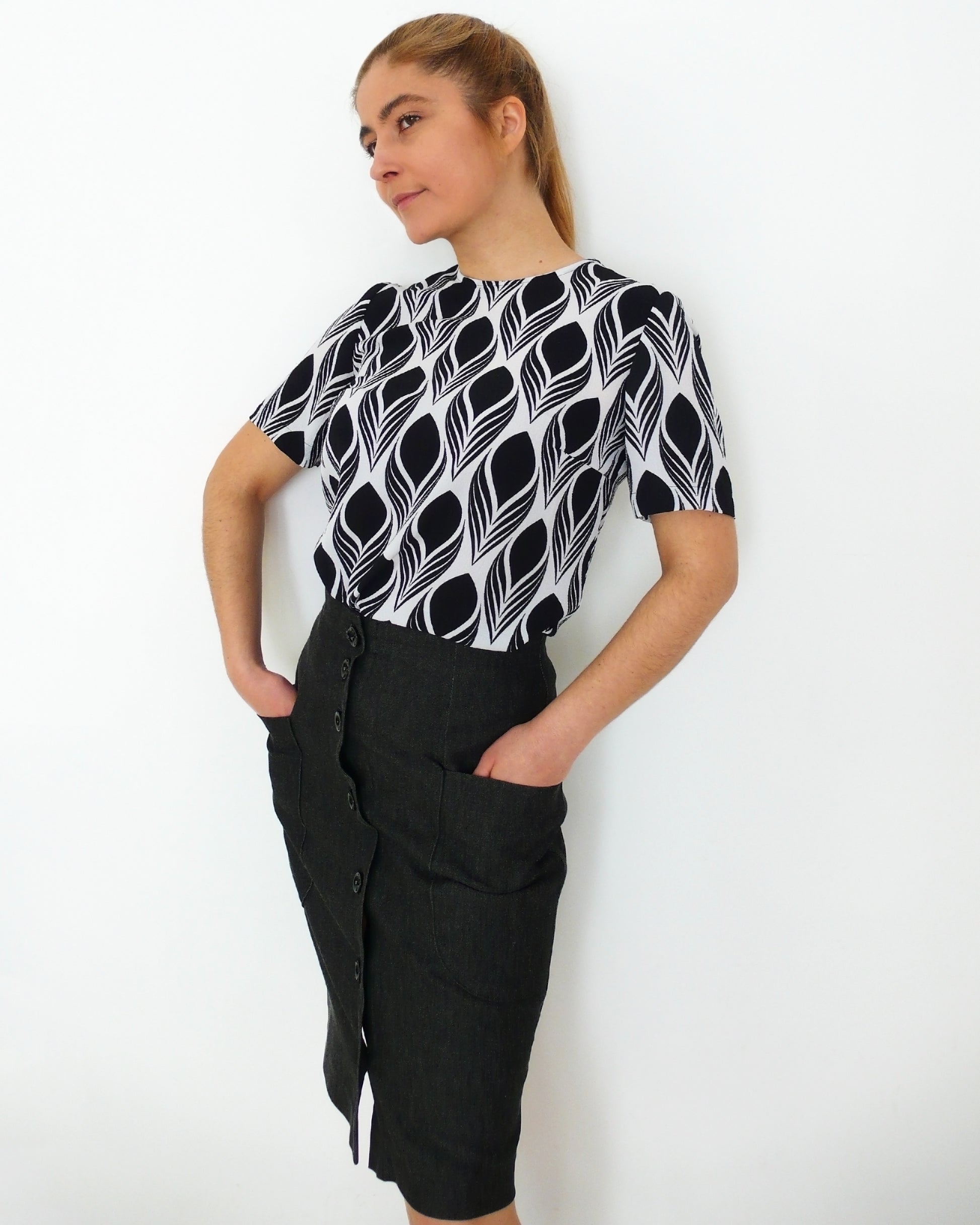 sewing pattern pencil skirt with buttons